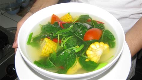 Sayur bening bisa dibilang sebagai promadona yang tepat untuk dijadikan menu makan siang. Boiled Spinach with Corn Recipe - Resep Rebusan Sayur ...