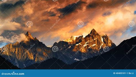 Snow Mountain In Sunset Stock Image Image Of Cloud Snow 40405101
