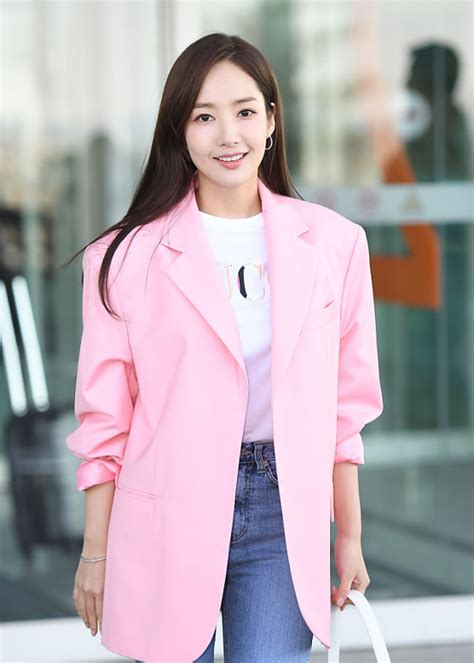 Thank you everyone who participated in pmy birthday project. Park Min-young's Fashion at Incheon Airport 190214 - CodiPOP