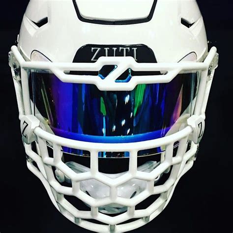 Zuti custom face mask on a Riddell Speed Flex helmet with an Iridium