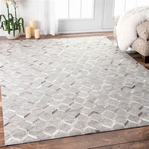 The color of most traditional solid hardwoods is a bit more understated than exotics. 10 Stunning Best Deals On Hardwood Floors | Unique Flooring Ideas