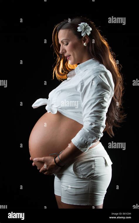 Bauch Der Frau Fotos Und Bildmaterial In Hoher Aufl Sung Alamy