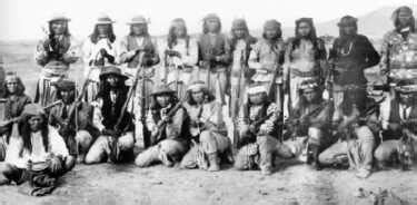Die Indianer Nordamerikas - Apachen, Stamm des Südwesten Der text dieser seite basiert auf dem artikel liste der in kanada anerkannten indianerstämme aus der freien enzyklopädie wikipedia und ist unter der lizenz „creative commons attribution/share alike verfügbar.