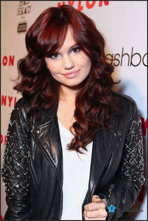 Check Out Debby Ryans New Hair Color Dark Red Hair Red Brown Ombre
