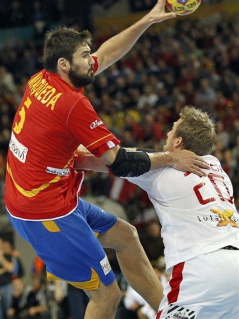 La selección de balonmano de españa, que representa a españa a través de la real federación española de balonmano, está actualmente dirigida por jordi ribera. Fotogalería - Final Mundial de Balonmano - España - Dinamarca