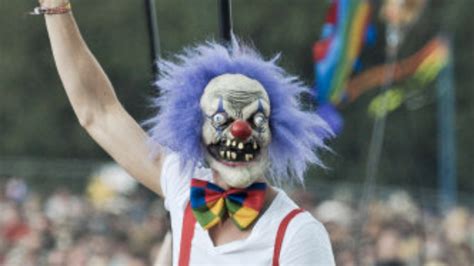 'Scary clown' craze warning from Cheshire police | Granada - ITV News