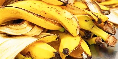 You Will Never Throw Away Banana Peels After Watching This