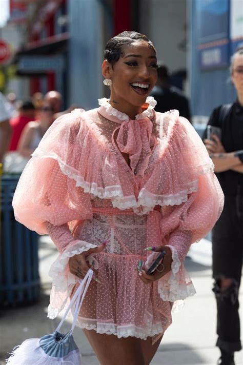 They Are Wearing The Latest Street Style Photos From The Nyfw Spring