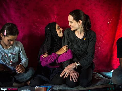 Angelina Jolie Takes 9 Year Old Daughter To Lebanon To Visit Refugees