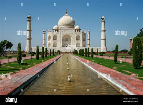 The Taj Mahal Front View Agra Uttar Pradesh India Unesco World