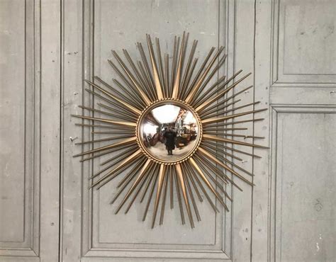 Un joli mix, dont seul grand miroir soleil à le secret. Grand miroir soleil Chaty Vallauris