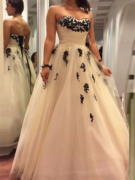 White Strapless Applique Embellished Tulle Floor Length Wedding Dress