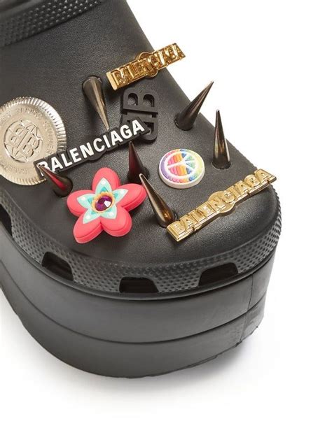 Are you a fan of the new crocs balenciaga heels?credit: Balenciaga Chunky sole crocs in 2020 | Crocs, Balenciaga ...