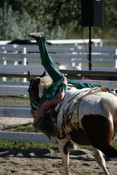 Pin By Caroline Osgood On Tricks Trick Riding Horse Vaulting Pretty