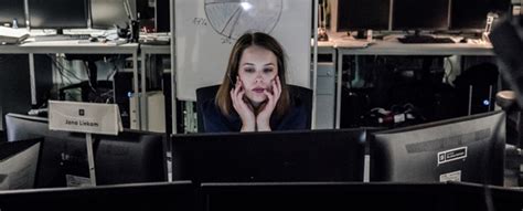 Paula beer, barry atsma, albrecht schuch. Zweite Staffel kommt: ZDF setzt "Bad Banks" fort - DWDL.de