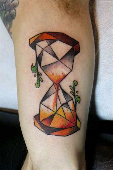 Geometric Hourglass Tattoo Bestgeometrictattoos Hourglass Tattoo