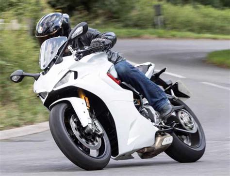Ducati Supersport 950 S Review The Everyday Panigale Visordown