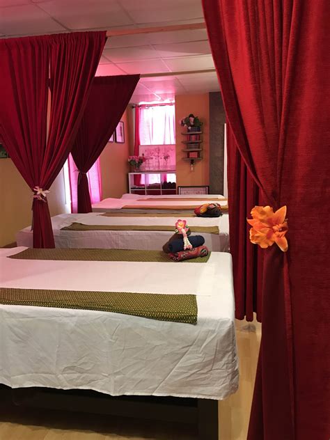 rooms smile thai massage therapy