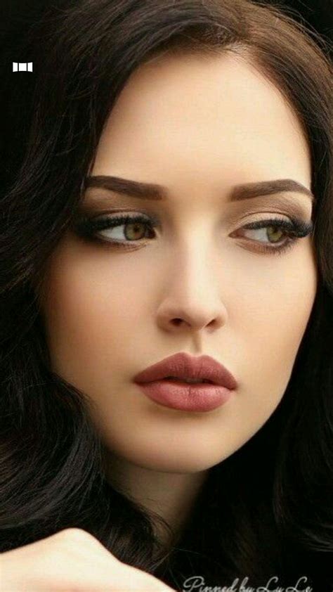 Pin By Colors Up On Stunning Faces Brunette Beauty Beautiful Eyes