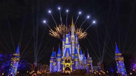 The Disney Experience The House Of Mouse Dazzles Eventgoers