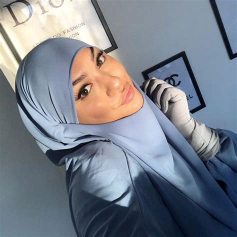Pin By Snizzz On Pretty Hijab Girls Pretty Hijab Girl Beautiful Hijab Hijabi Fits