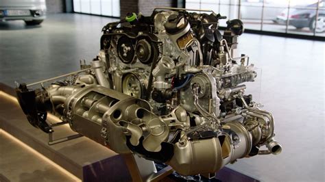 Video Tour The All New Porsche 911 Engine The Globe And Mail