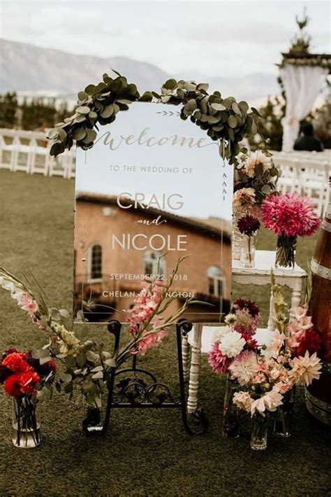 22 Brilliant Wedding Entrance Sign Ideas To Shine Hibrides In 2020