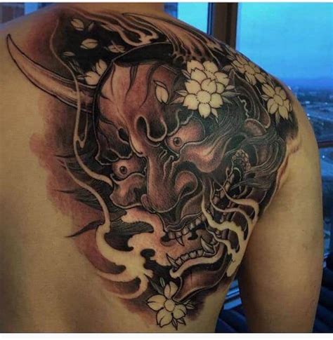 Phái mạnh sở hữu hình xăm mặt quỷ trên cơ thể có thể là cách để bạn có thể tattoo kiểu hoa văn mình thích ở một bên lưng hoặc full hết lưng tùy theo sở thích cũng như mẫu hình xăm cụ thể. Hình Xăm Mặt Quỷ Nửa Lưng Đẹp Nhất ️ Tattoo Full Lưng