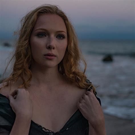 Hot Pictures Of Molly C Quinn Are Just Too Yum For Her Fans The