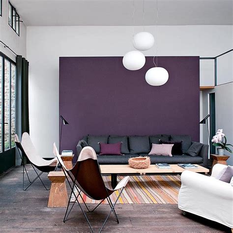 Dans la chambre, le blanc est une valeur sure. Plum and Persimmon Living - Interiors By Color