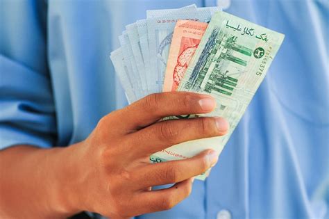 Setiap pemula akan mempunyai dua pilihan utama untuk melabur di pasaran saham. 4 Mindset Berbeza Orang Kita Tentang Pelaburan - Majalah Labur