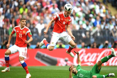 wm 2018 russland besiegt saudi arabien im eröffnungsspiel der spiegel