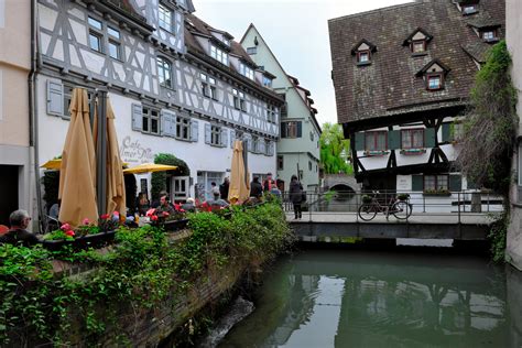 Dank der ausgezeichneten lage in ulm ist dieses hotel nur wenige schritte entfernt von: Schiefes Haus, Hotel in Ulm Foto & Bild | world, blau ...