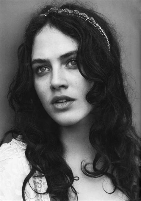 Фото Джессика Браун Финдли Jessica Brown Findlay