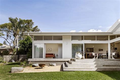 Jost Architects Designs Mollymook Beach House Habitus Living Dulux