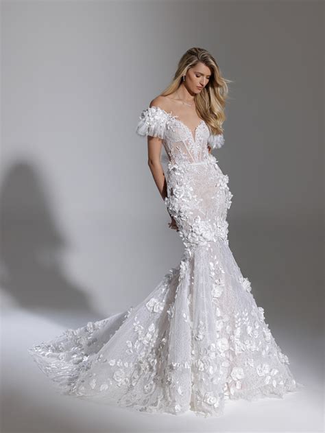 Sweetheart Neckline Mermaid Wedding Dress With 3d Floral And Lace Embellishments Kleinfeld Bridal