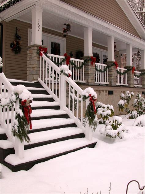 20 Front Porch Railing Christmas Decorating Ideas