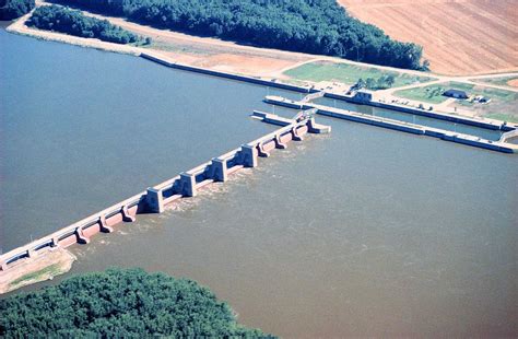 Options for moderate (intermediate) paddlers. Lock and Dam No. 17 - Wikipedia