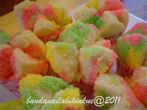 Lihat juga resep bolu kukus ketan hitam santan enak lainnya. Bolu Kukus | bundanailabikinkue