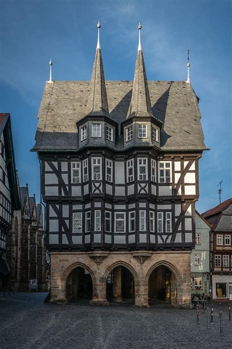 Die offizielle homepage vom alsfelder pfingstmarkt, größten volksfest der region um alsfeld mit allen infos zu fahrgeschäften, programm und vielem mehr. Alsfeld: Historisches Rathaus am 15. April 2015 Foto ...