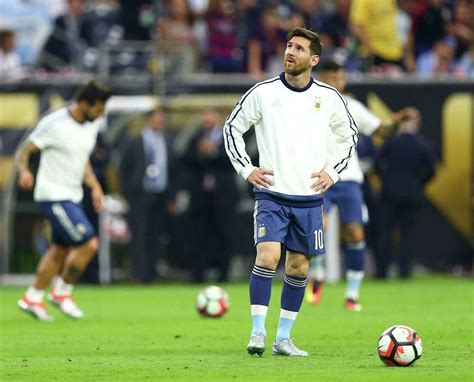 Lionel Messi Dazzles As Argentina Dominates Usa In Copa America Semi
