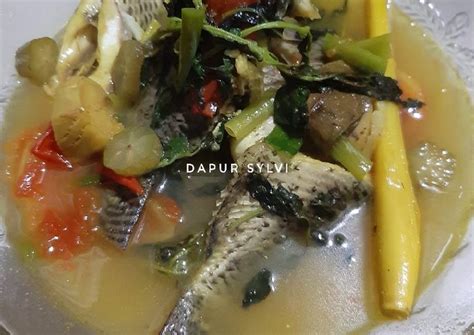 Masukkan bumbu dan daun kemangi. Resep Sup ikan nila kemangi oleh Sylvia Agusti Fajarani ...
