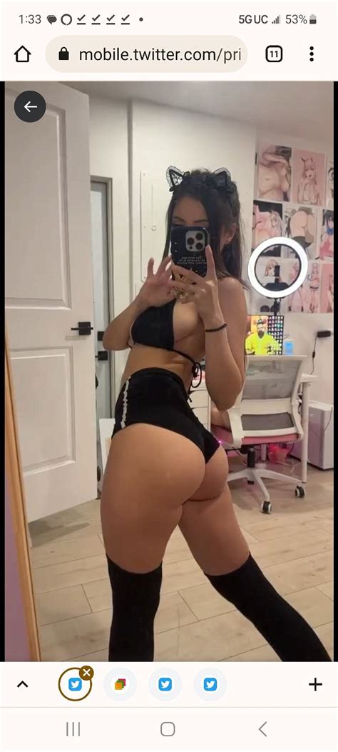 gf booty selfie comply