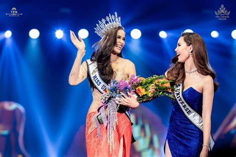 Miss Universe Catriona Gray Crowns New Miss Universe Thailand The Filipino Times