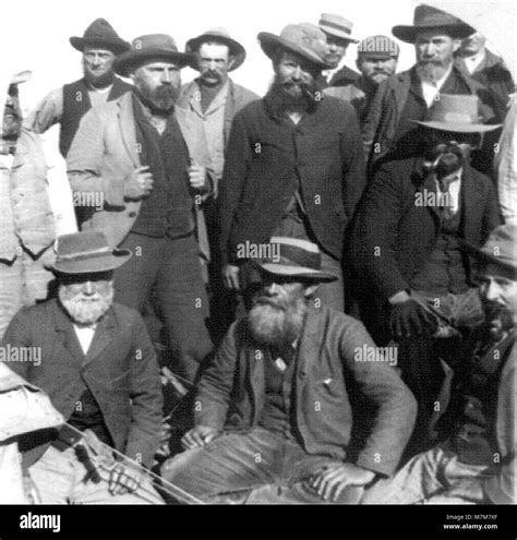 Un Groupe De Prisonniers De Guerre Des Boers à Simonstown Durant La