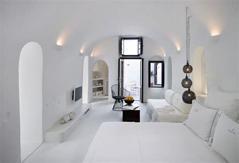Patsios Architecture Design The Cave Suite In The Mountains Of Santorini