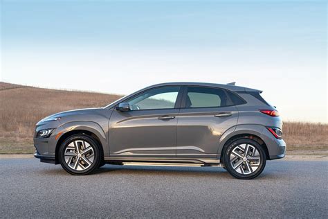 Edmunds also has hyundai kona pricing, mpg, specs, pictures, safety features, consumer reviews and more. Hyundai Kona Electric 2022 Specs Price And Release Date