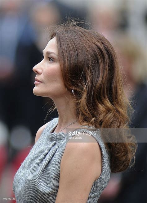 Dernier fait qui ferait pencher la balance du côté de carla. Carla Bruni-Sarkozy attends the wreath laying at the ...