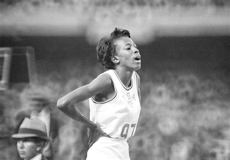 800 meter olympic champ mims remains pioneer 50 years later