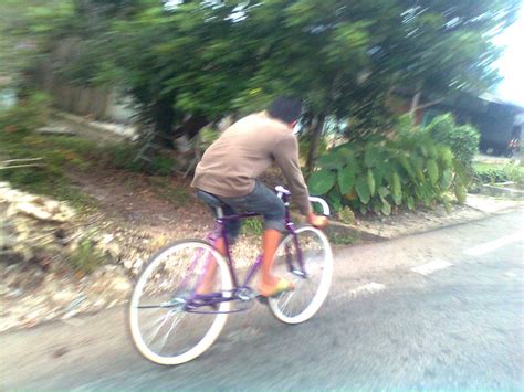 Maybe you would like to learn more about one of these? patut~ke~takpatut: PatutKeTakpatut: Basikal 'Fixie' Berada ...